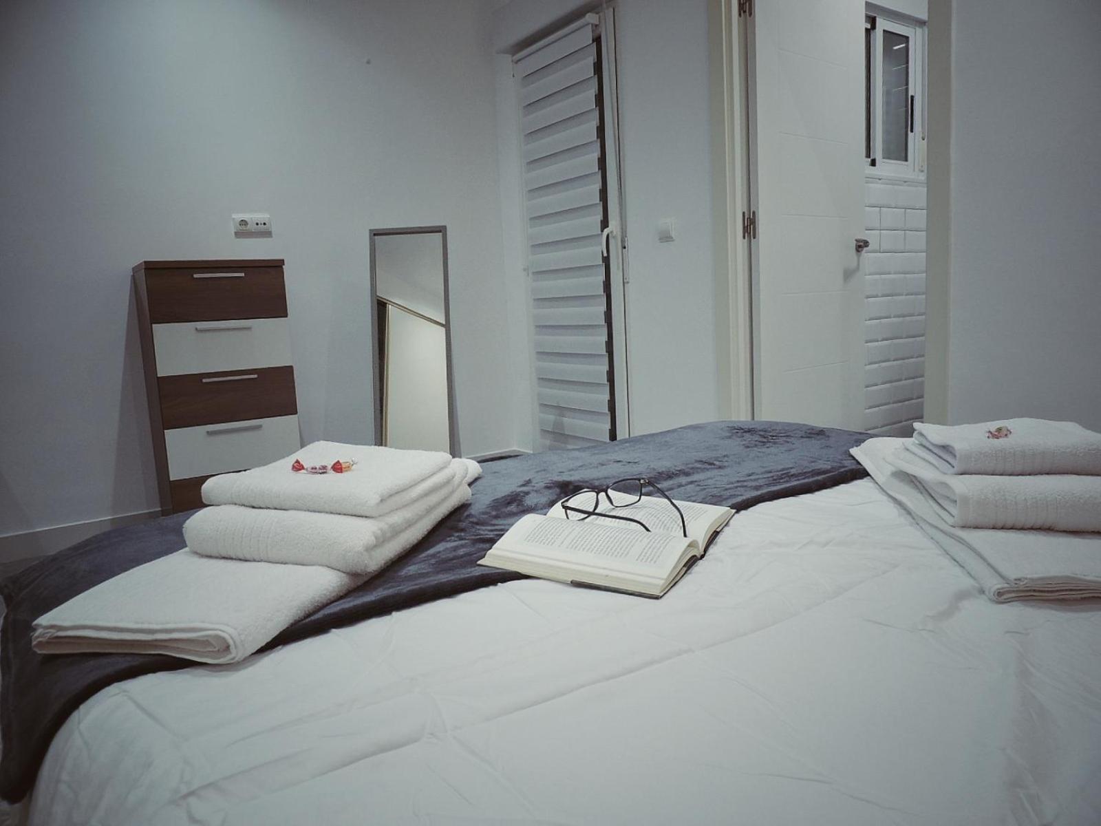 Апартаменты Apartamento La Paz Торрельяно Экстерьер фото